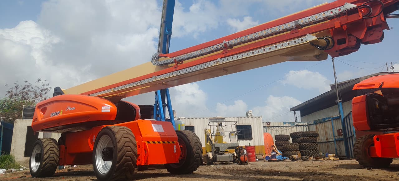 Telescopic Boom Lift - View 3